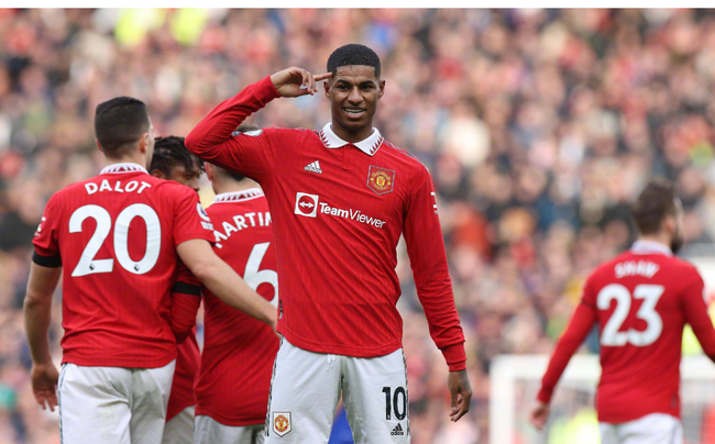 且在英超与 且在英超与